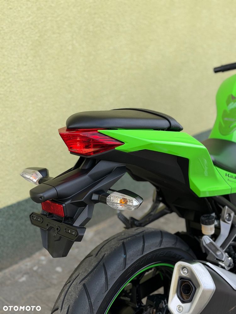 Kawasaki Ninja 300 ABS - 12