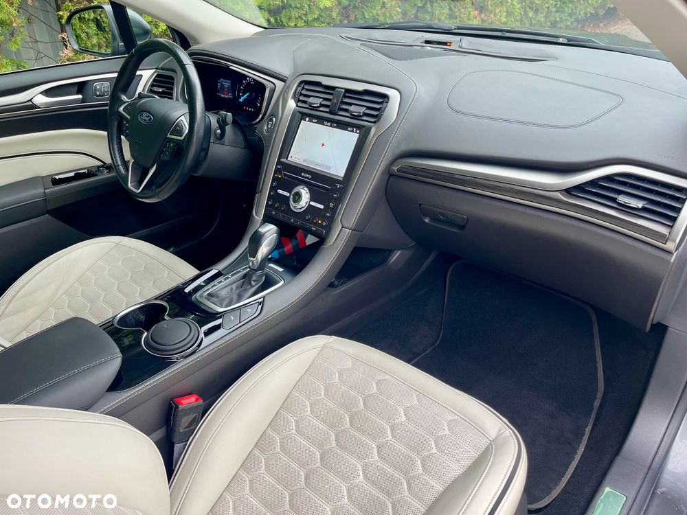 Ford Mondeo - 12