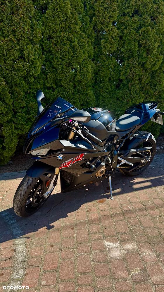 BMW S - 1