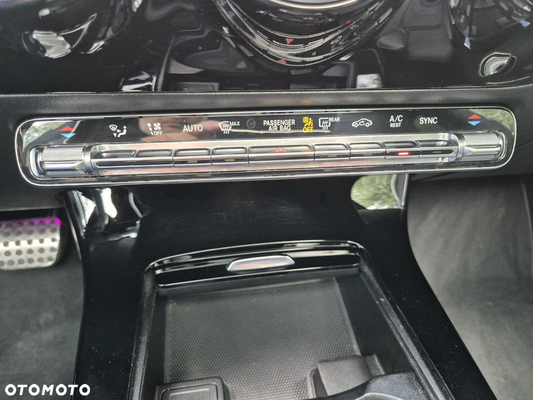 Mercedes-Benz CLA 250 4-Matic 7G-DCT - 23