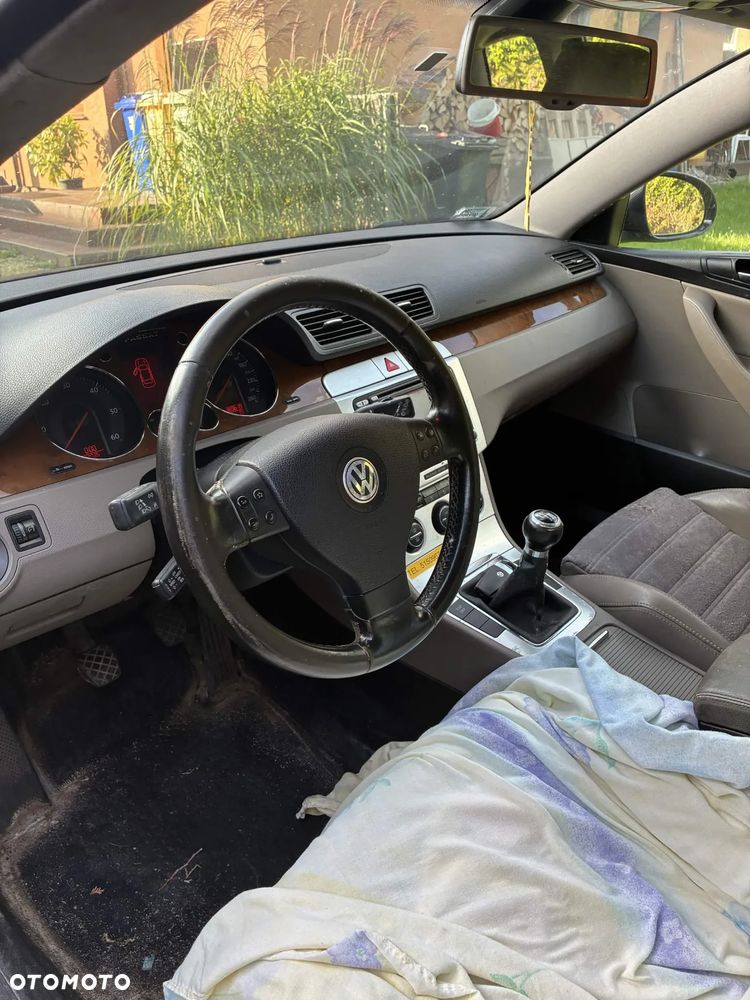 Volkswagen Passat - 9