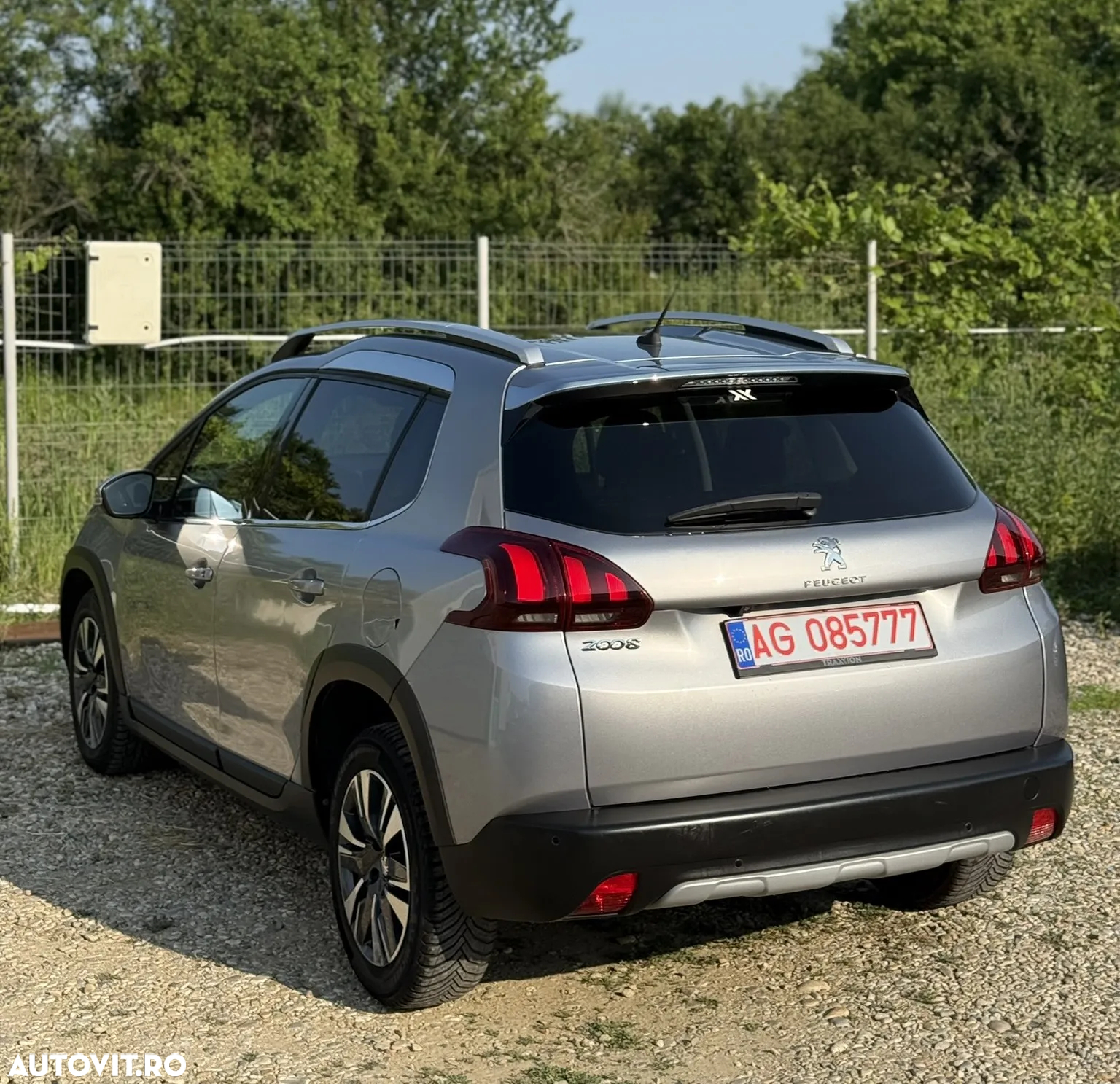 Peugeot 2008 1.2 PureTech Turbo EAT6 S&S Allure - 5