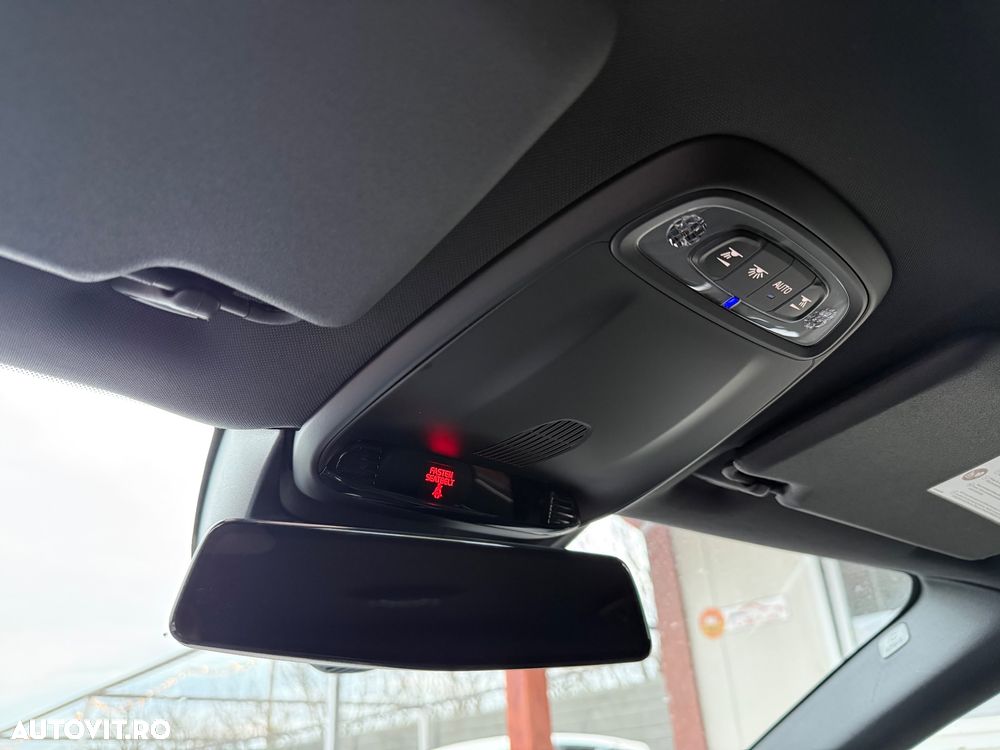 Volvo V40 D2 R Design - 12