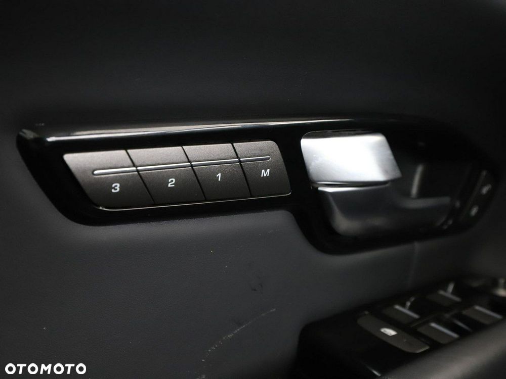 Land Rover Range Rover Evoque 2.0TD4 Autobiography - 37