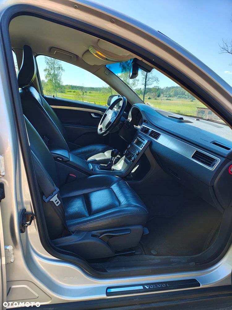 Volvo V70 2.0D Kinetic - 13