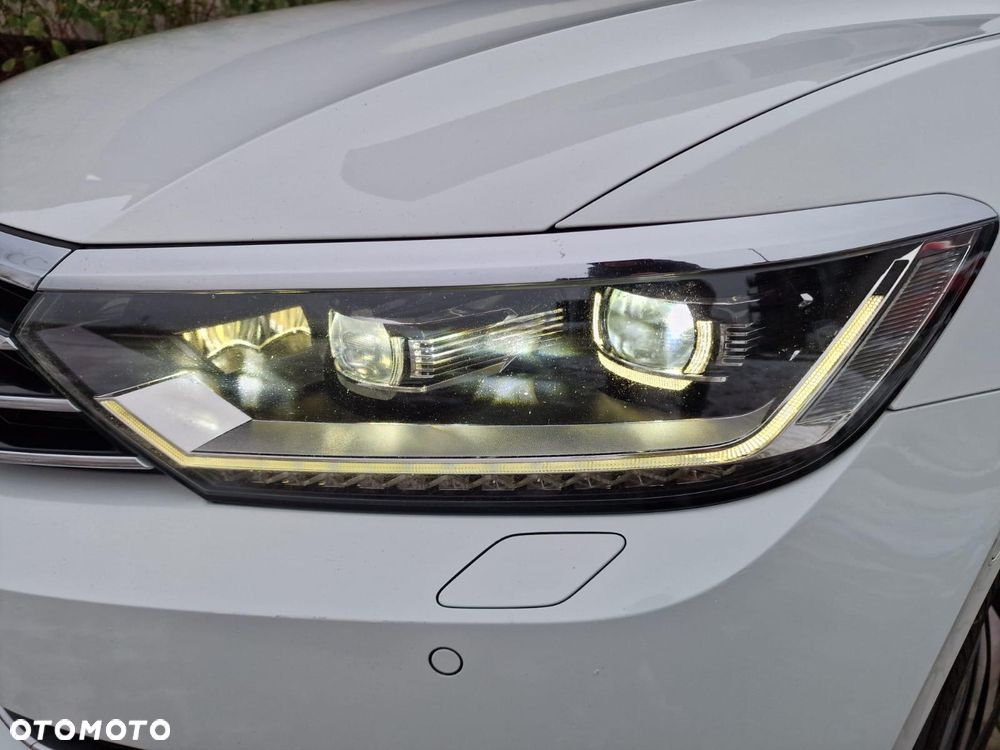 Volkswagen Passat - 9