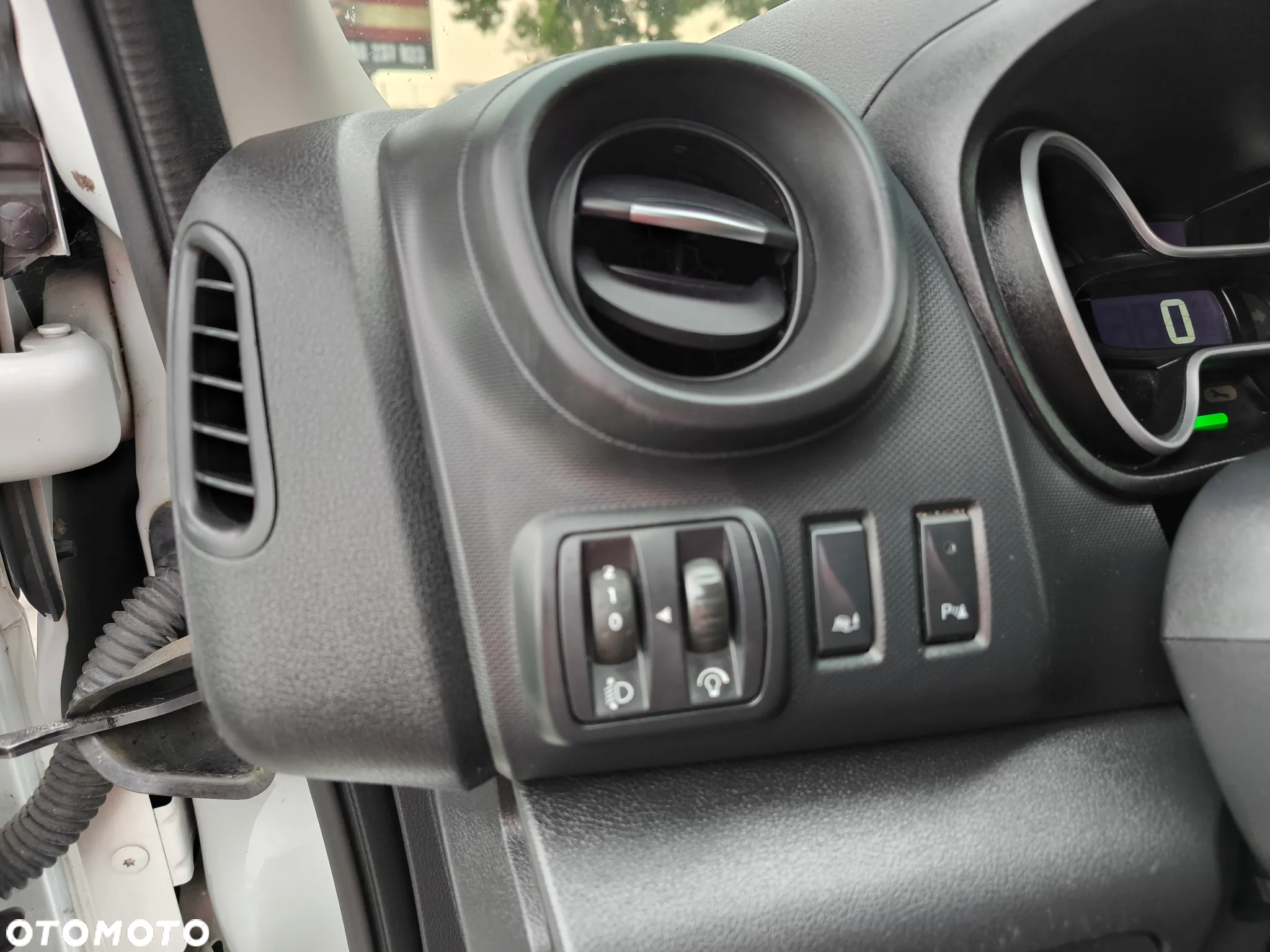 Renault Trafic - 16