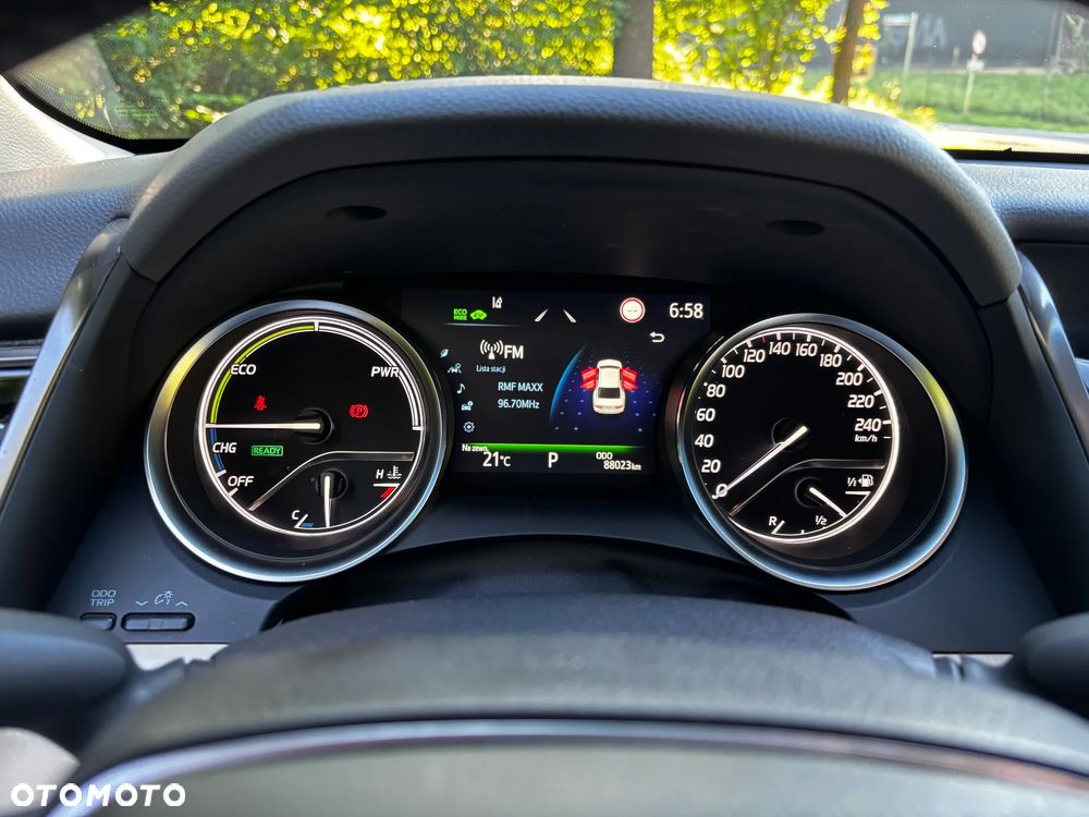 Toyota Camry 2.5 Hybrid Comfort CVT - 12