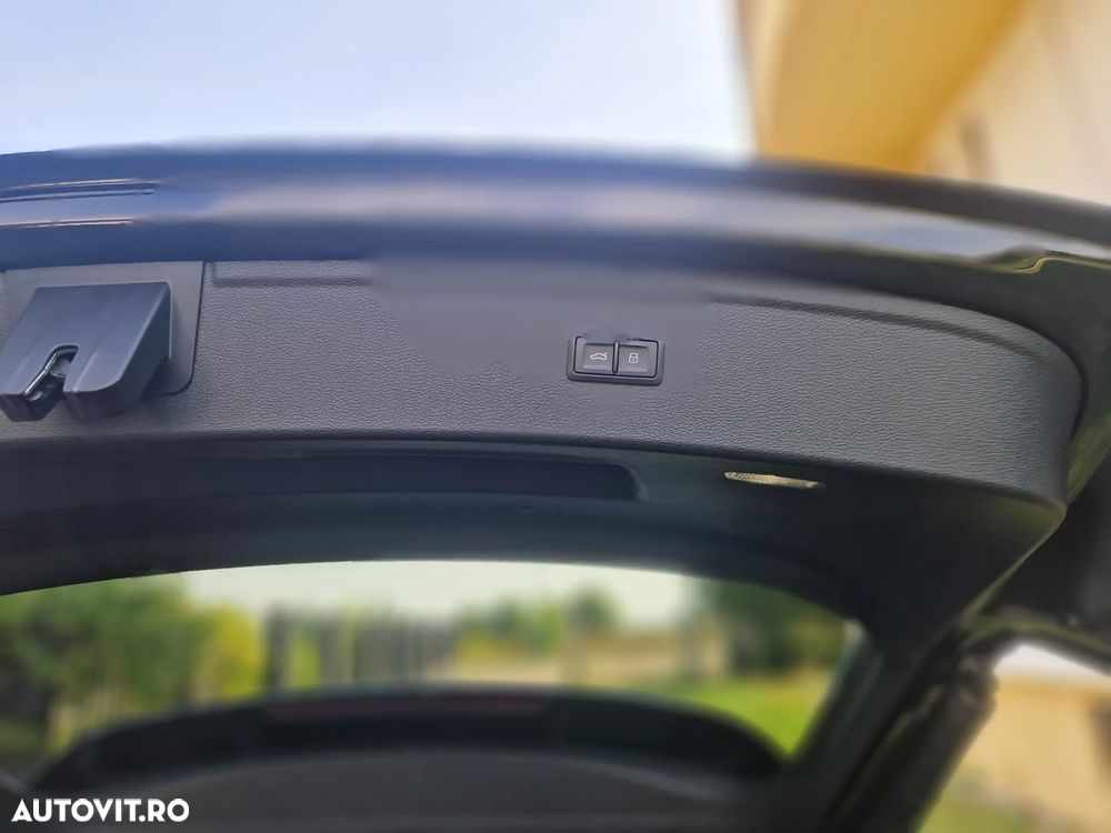 Audi Q5 40 TDI quattro S tronic design - 28