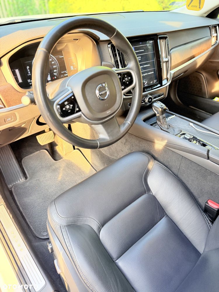 Volvo V90 D4 AWD Momentum - 12