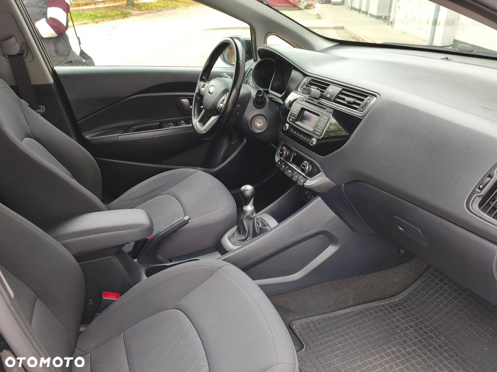 Kia Rio - 17