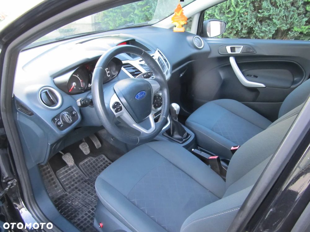 Ford Fiesta 1.25 Celebration - 8