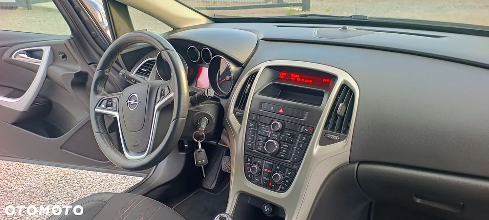 Opel Astra 1.4 Turbo 150 Jahre - 20