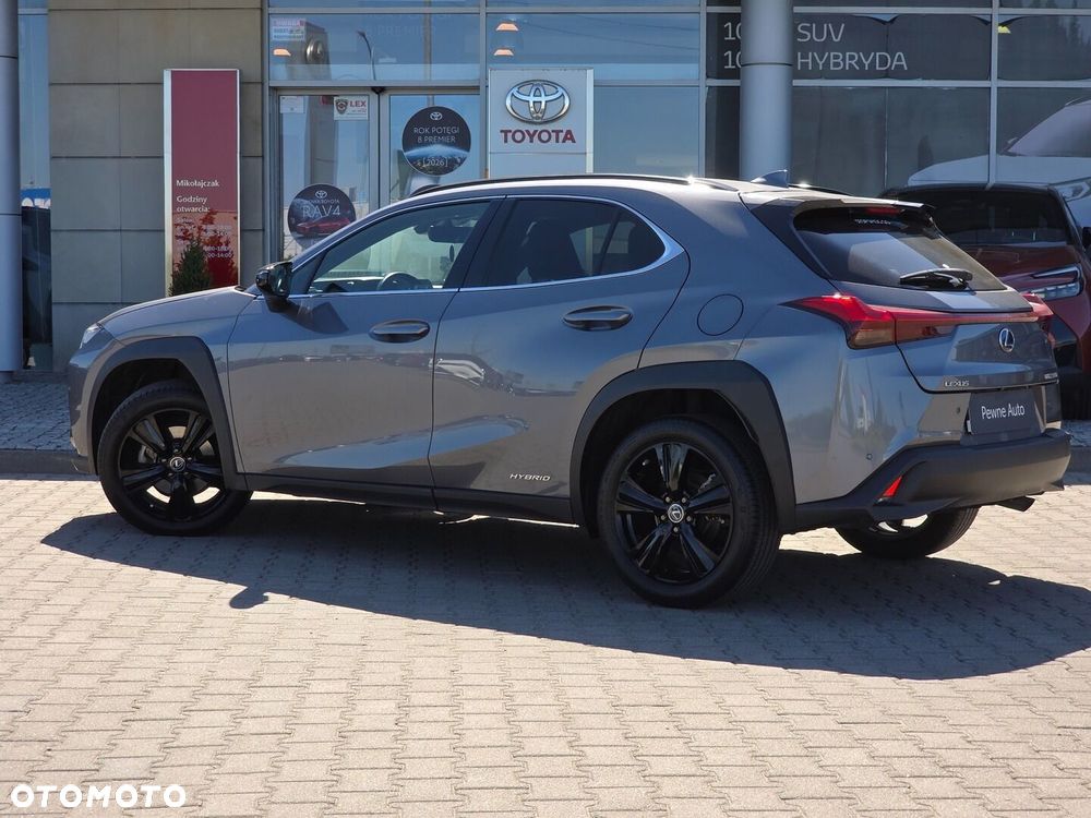 Lexus UX - 4
