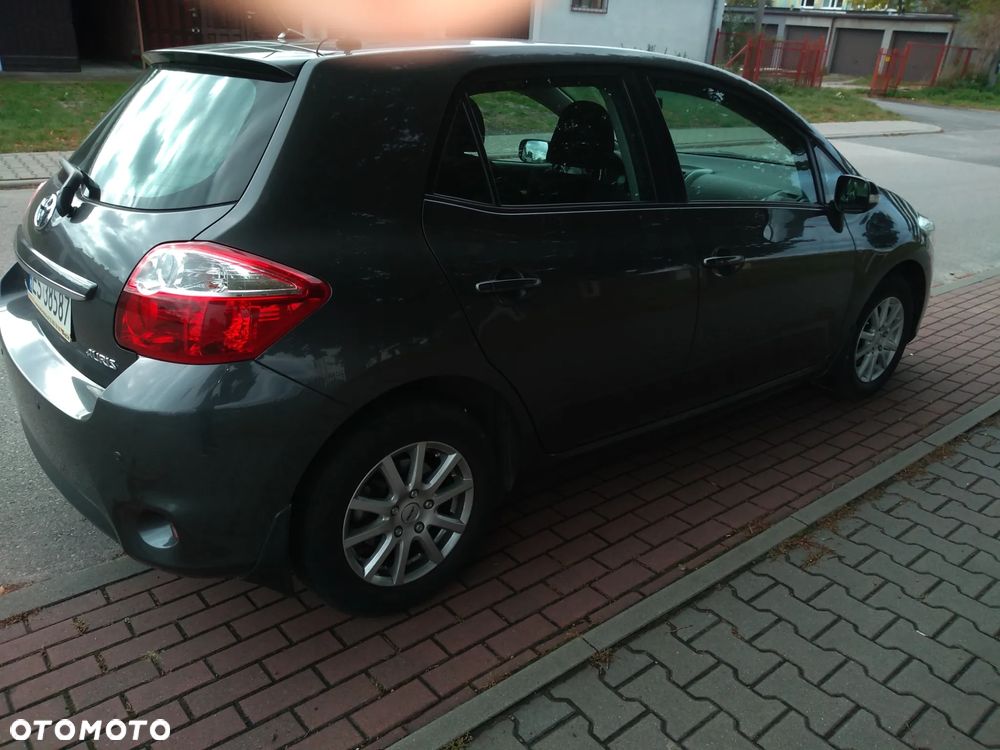 Toyota Auris - 1