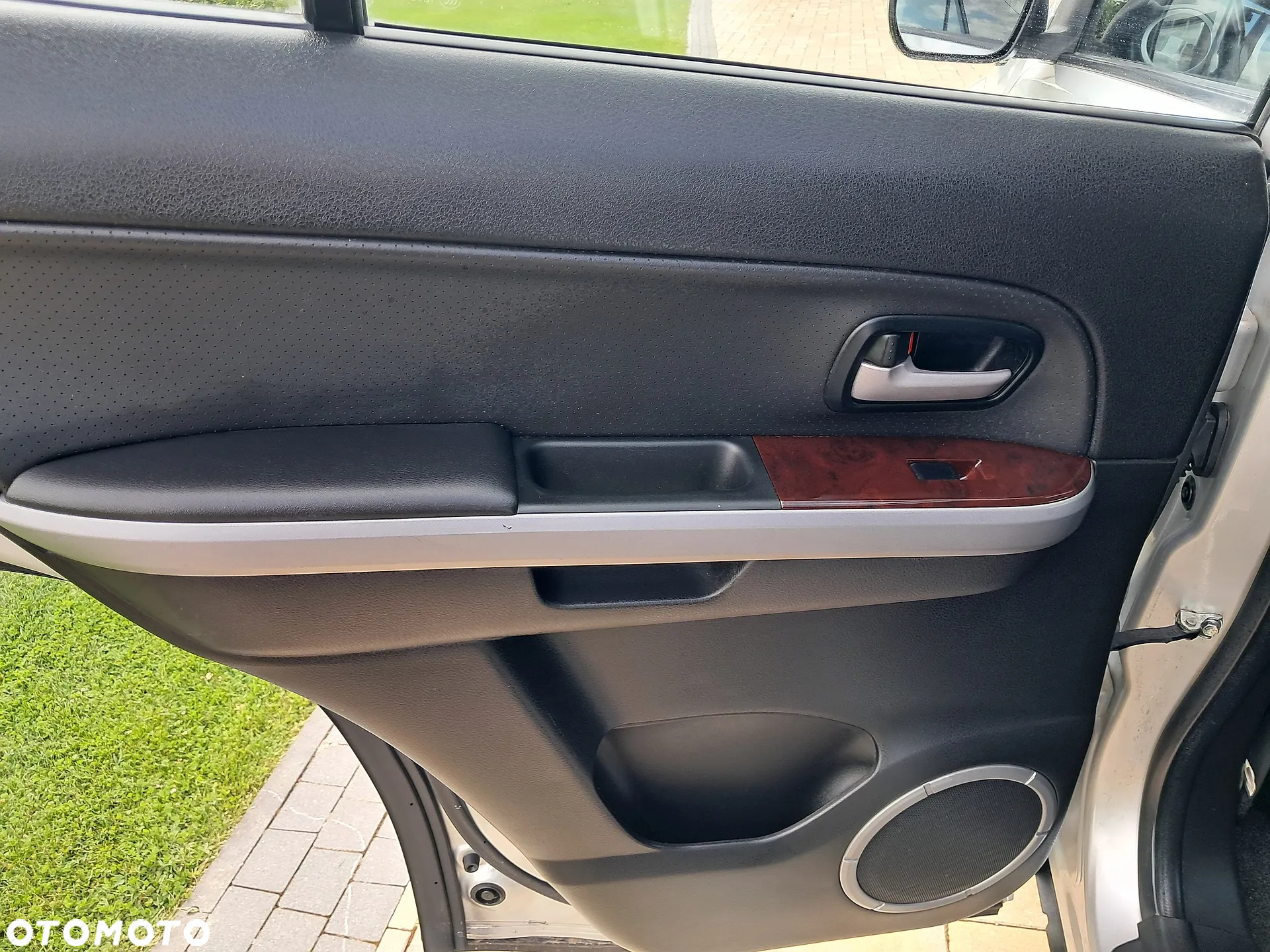 Suzuki Grand Vitara 2.0 De luxe - 28