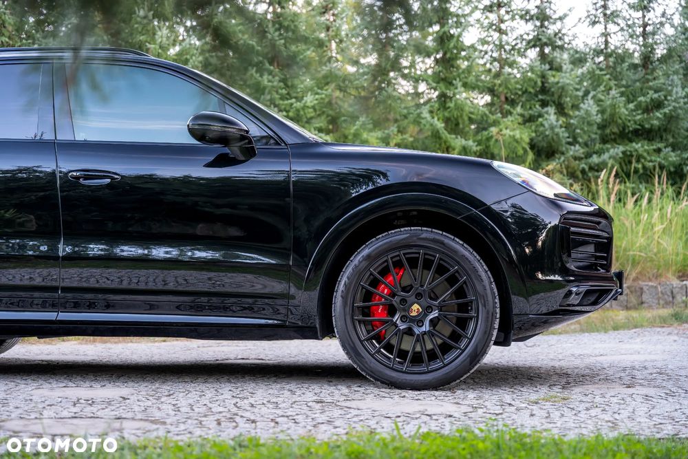 Porsche Cayenne GTS - 19