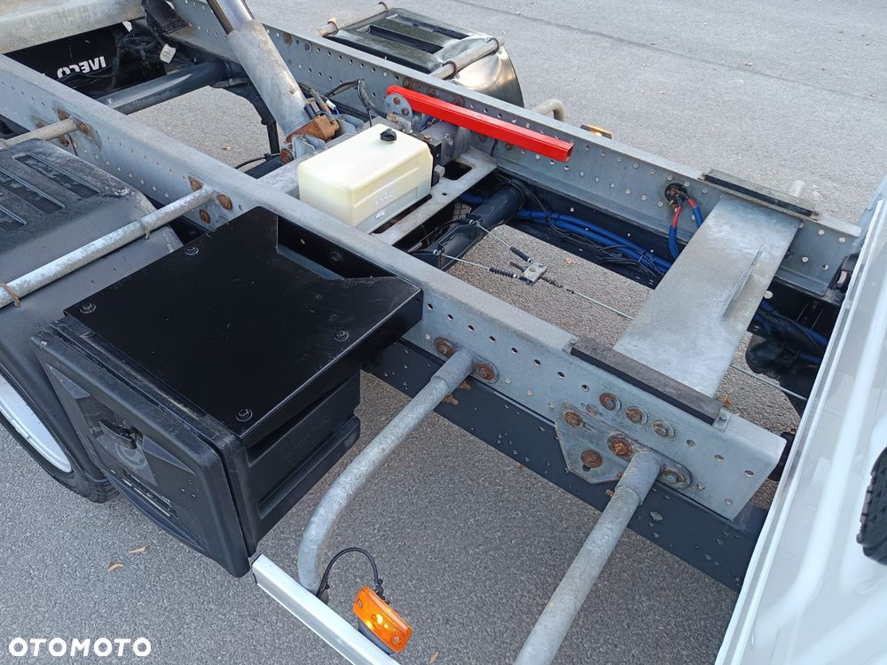 Iveco Daily 35C14 2300cm3 wywrotka kiper dubel doka - 32