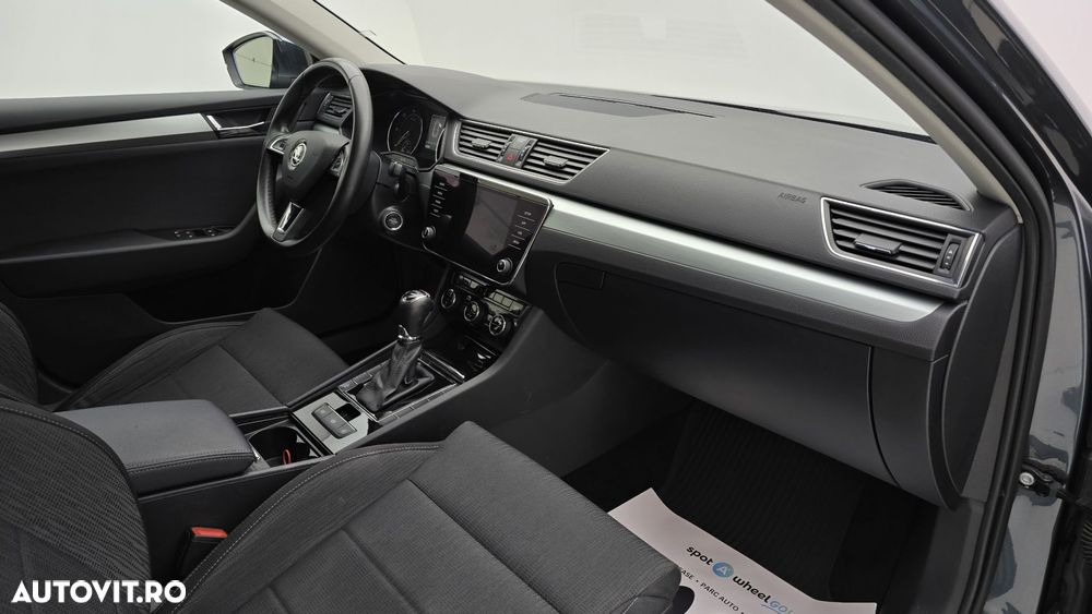 Skoda Superb 2.0 TDI DSG Ambition - 19
