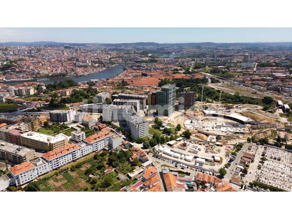 Moradia para Remodelar em Localização Premium - Vila Nova de Gaia( B) - Grande imagem: 4/15