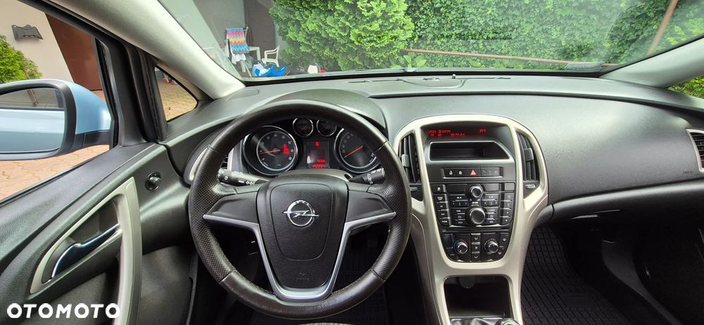 Opel Astra 1.4 EcoFLEX Cosmo - 11