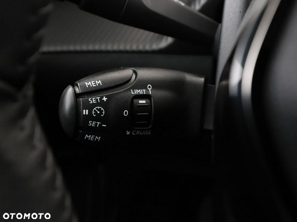 Peugeot 2008 PureTech 100 Active S&S BVM6 - 32