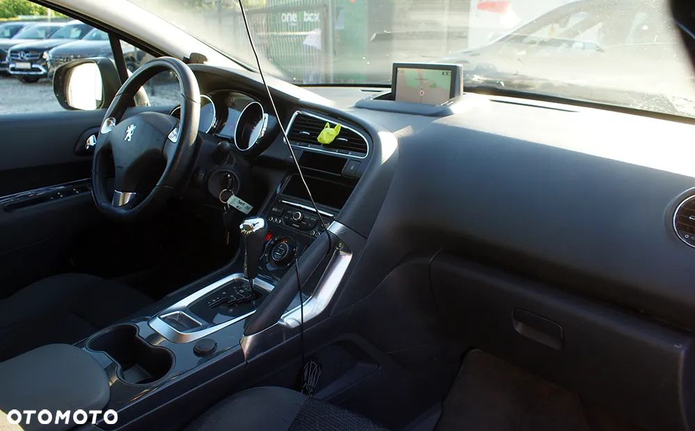 Peugeot 3008 BlueHDi 120 EAT6 Stop & Start Active - 11