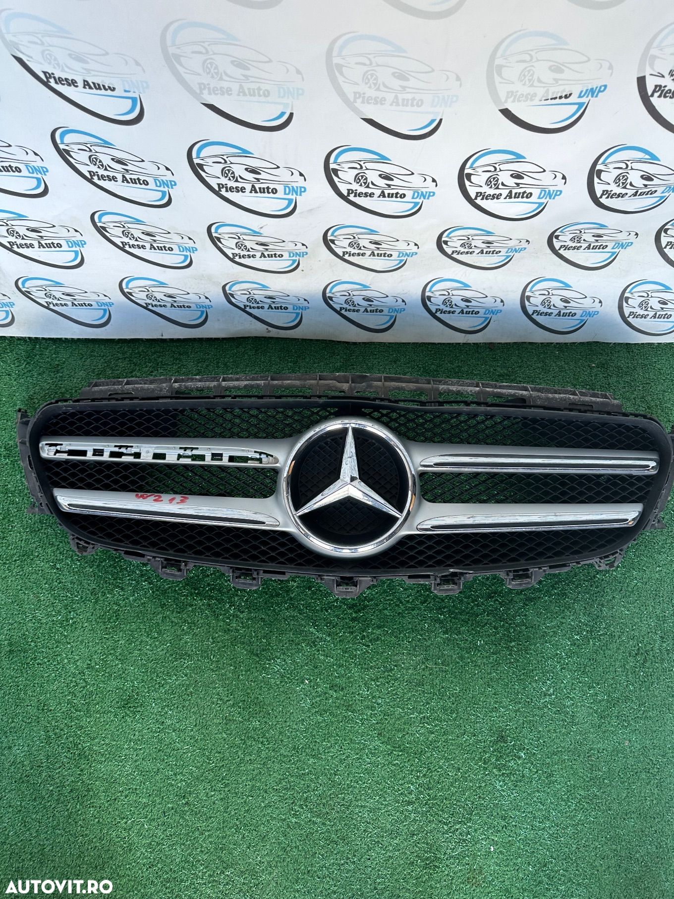 Grila bara fata Mercedes E class W213 - 1