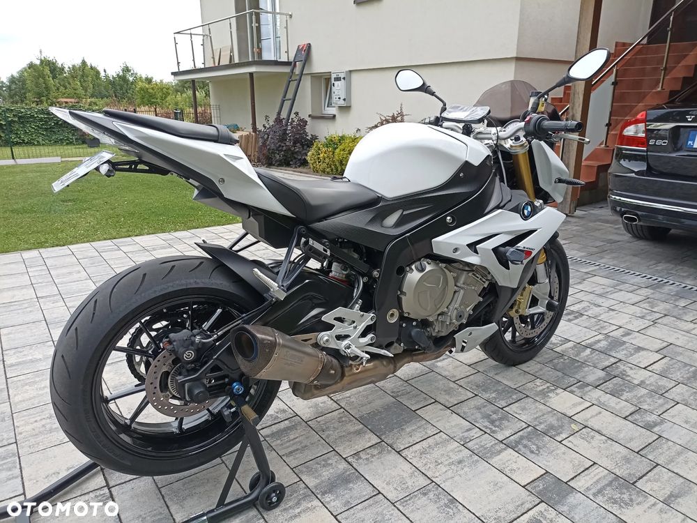 BMW S - 18
