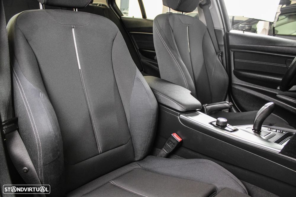 BMW 318 d Auto Line Sport - 16