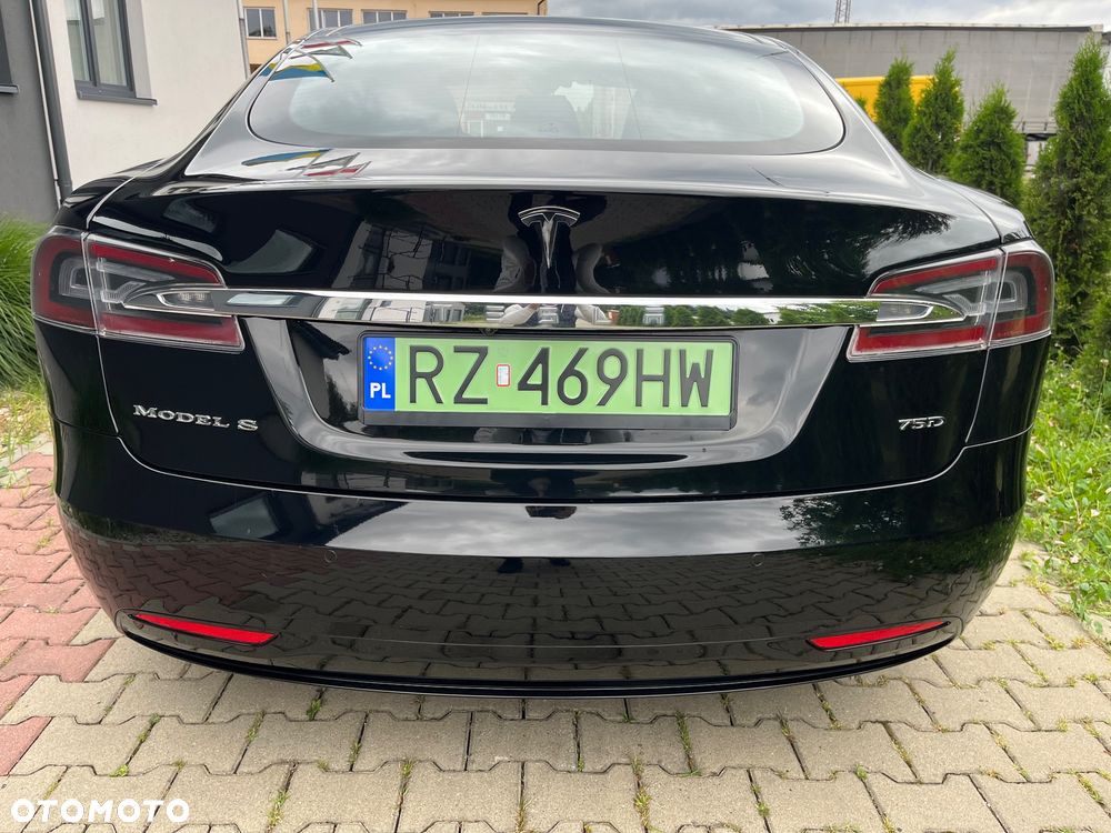 Tesla Model S - 14