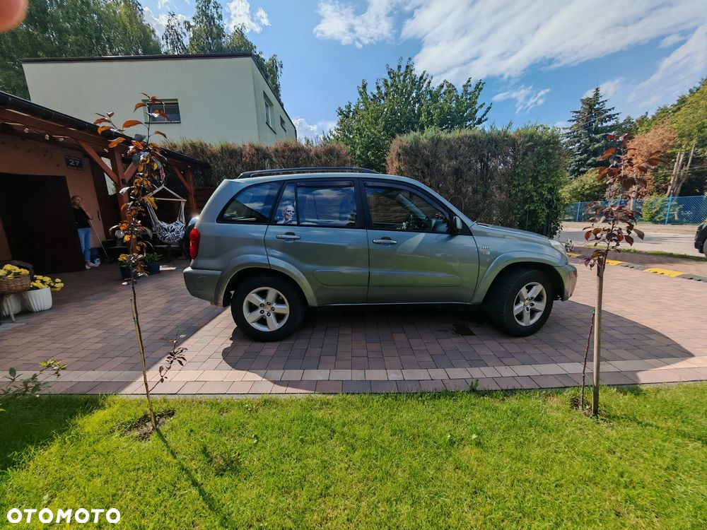 Toyota RAV4 2.0 VVT-i 4x4 - 6