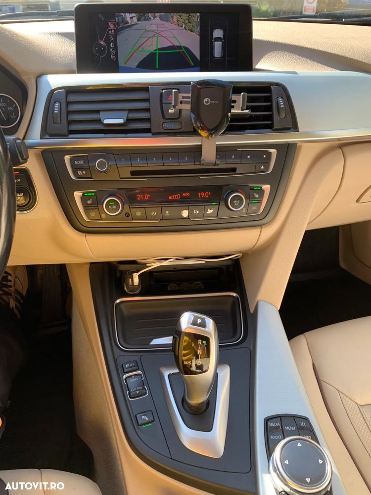 BMW Seria 3 320d Touring Aut. Efficient Dynamics Edition - 11