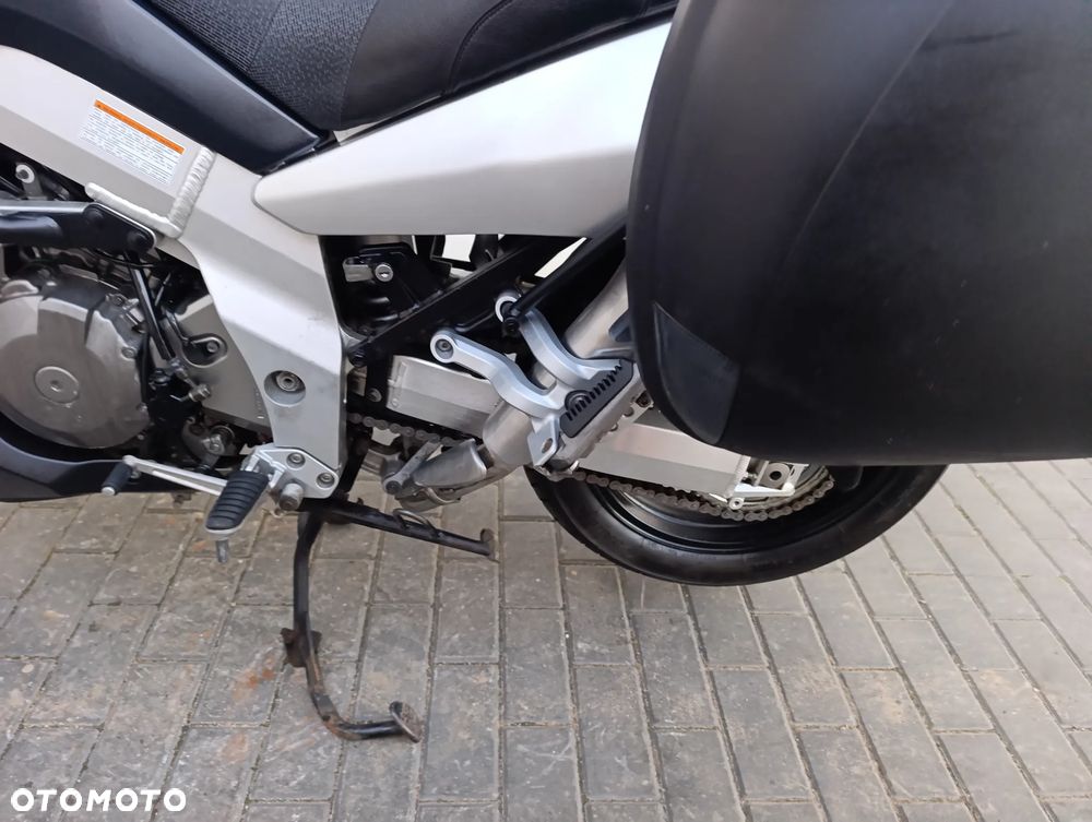 Suzuki V-STROM - 20