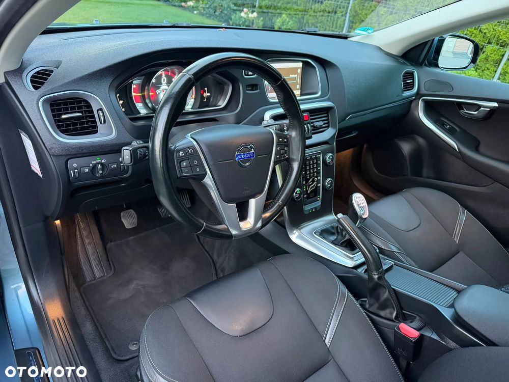 Volvo V40 D2 Summum - 12