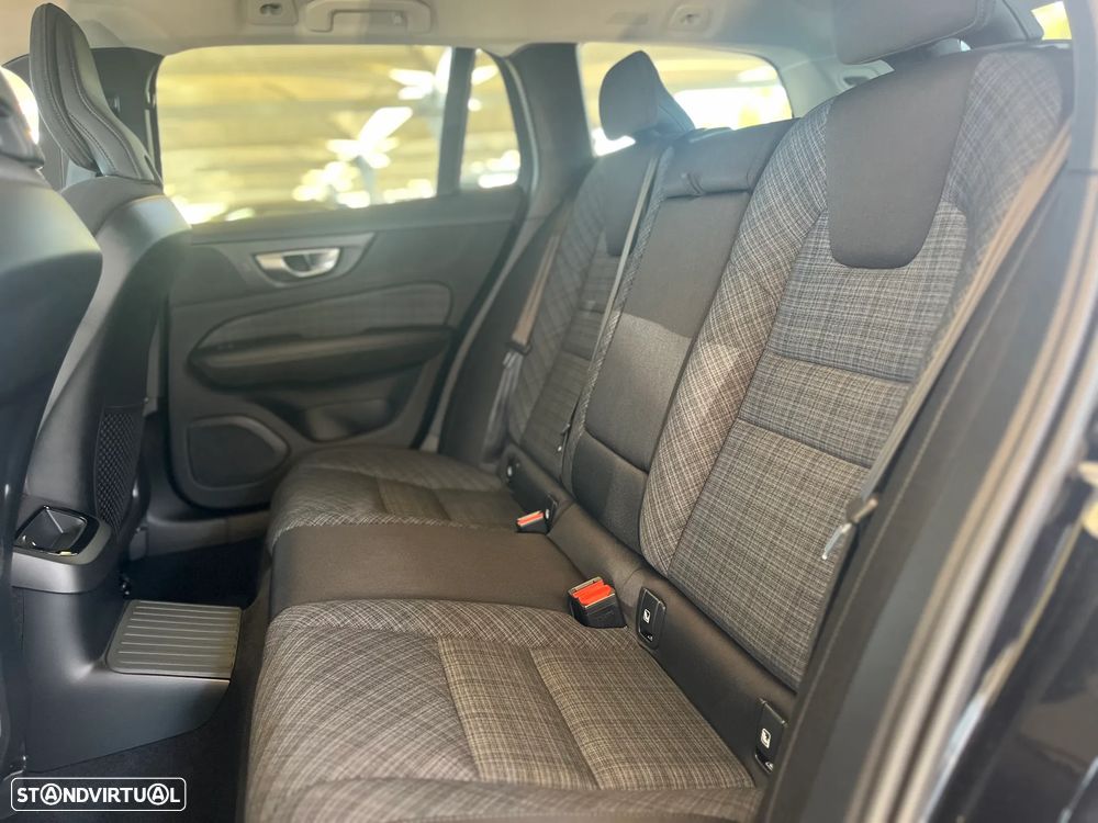 Volvo XC 60 2.0 T6 PHEV Core AWD - 18