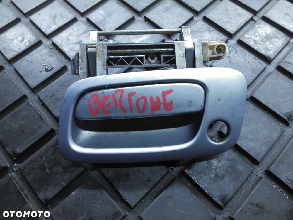 OPEL ASTRA G BERTONE KLAMKA ZEWNĘTRZNA LEWA - 1