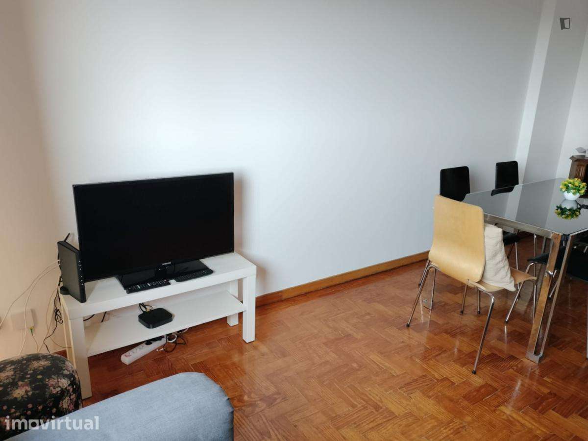 Quarto - localizado em Vilar de Andorinho Porto - Grande imagem: 3/10