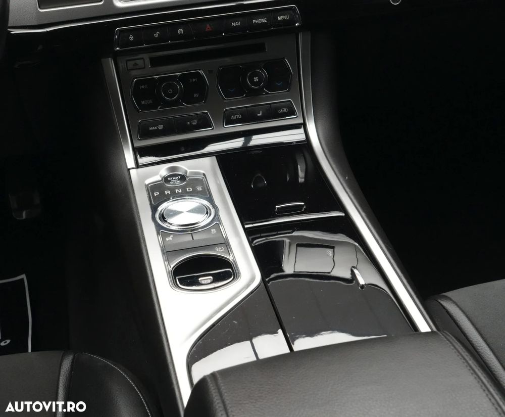 Jaguar XF 2.2D Premium Luxury - 19