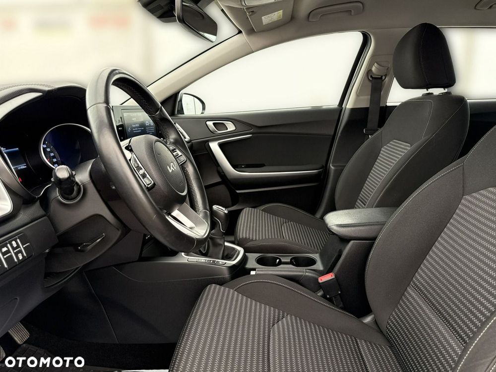Kia Ceed - 13