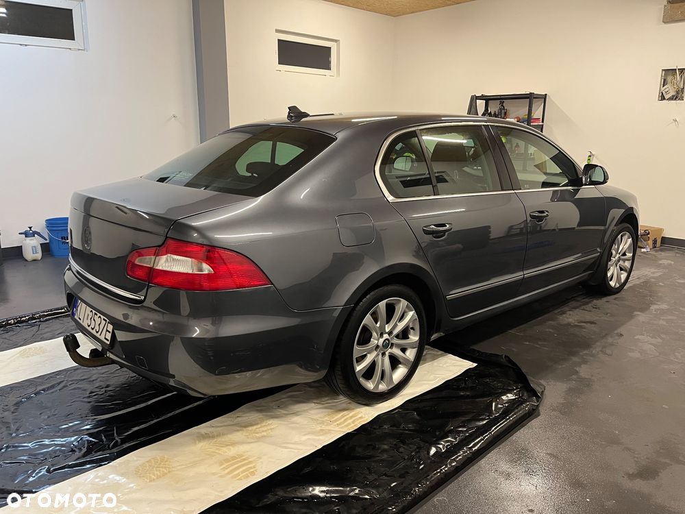 Skoda Superb 2.0 TDI PD Elegance - 3