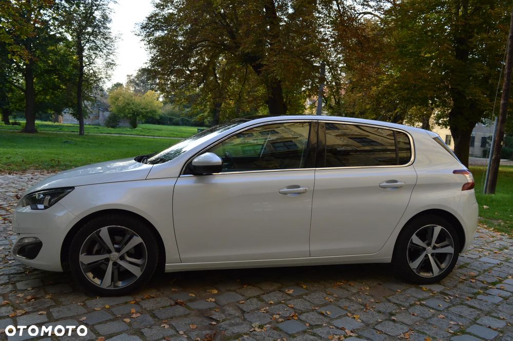 Peugeot 308 1.2 PureTech GPF Allure Pack S&S - 4