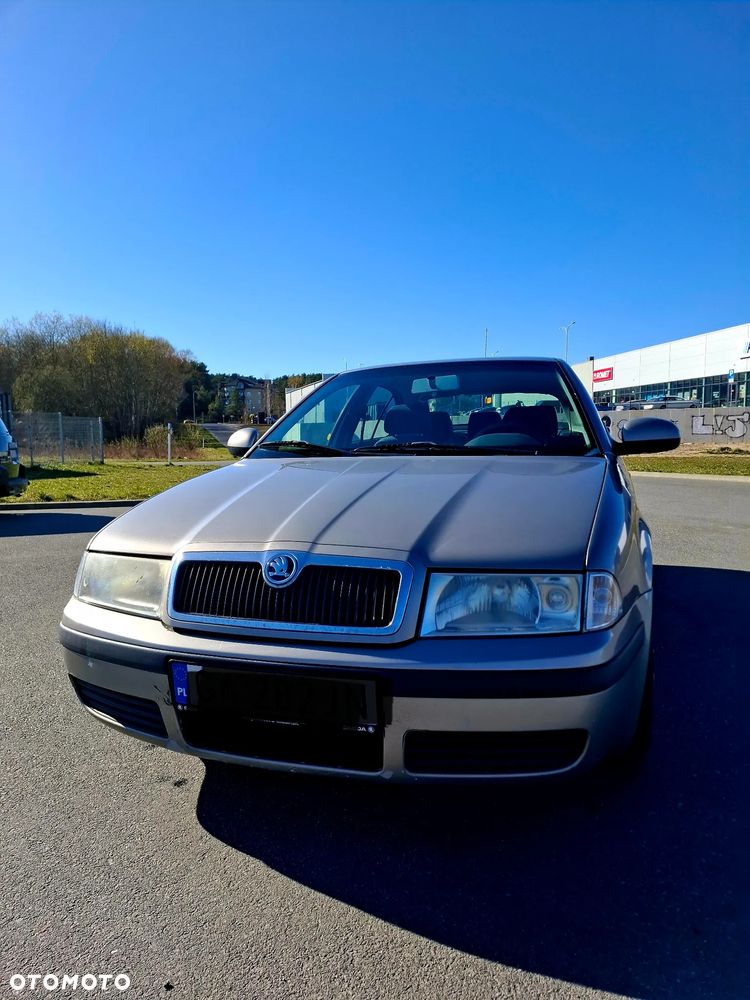 Skoda Octavia 1.6 Tour - 5