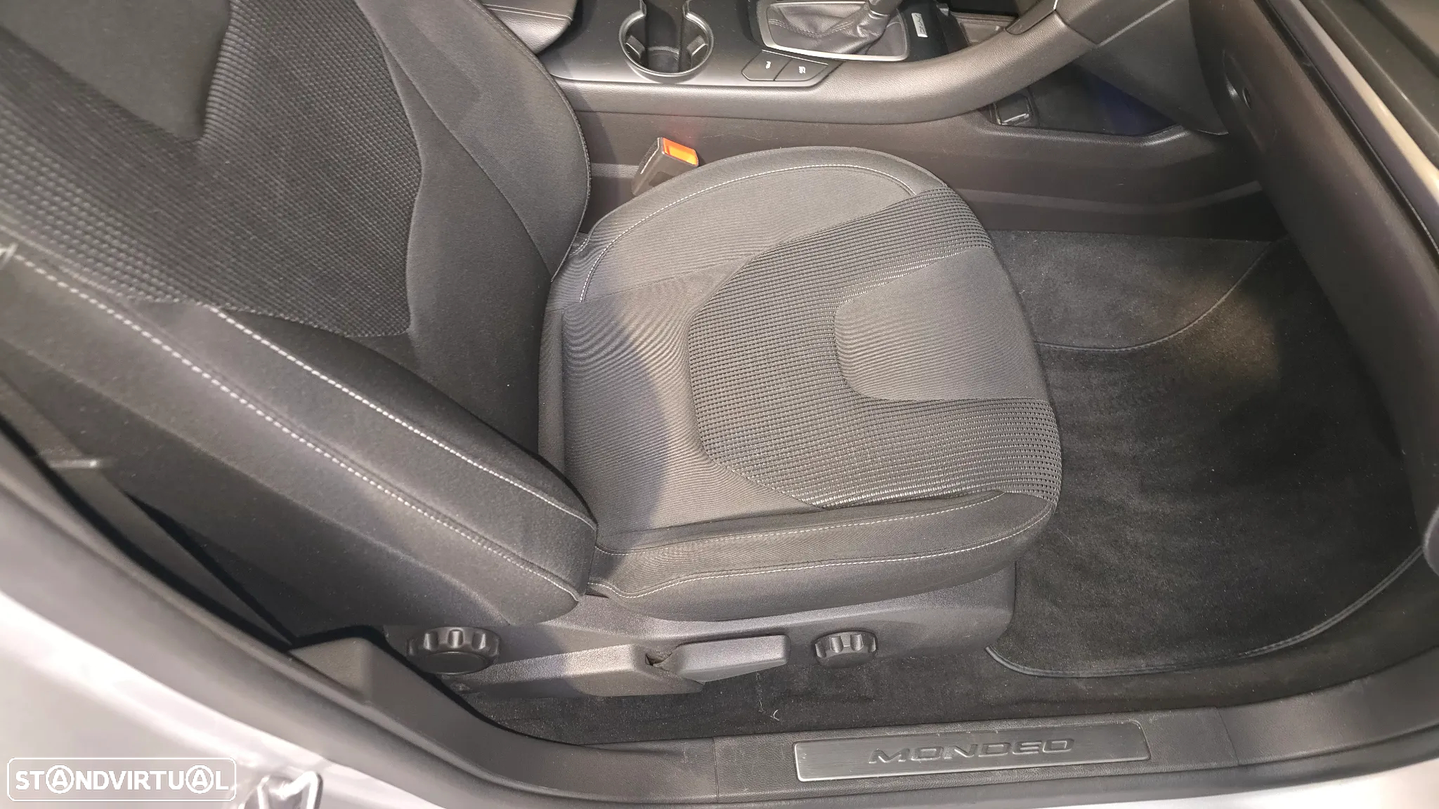 Ford Mondeo SW 2.0 HEV Titanium - 36