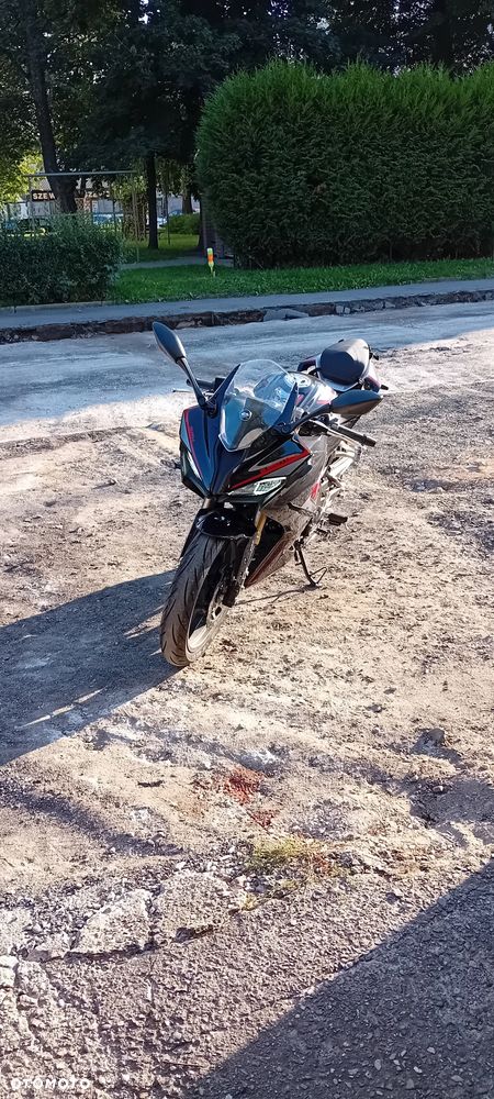 QJMOTOR SRK 125R - 4