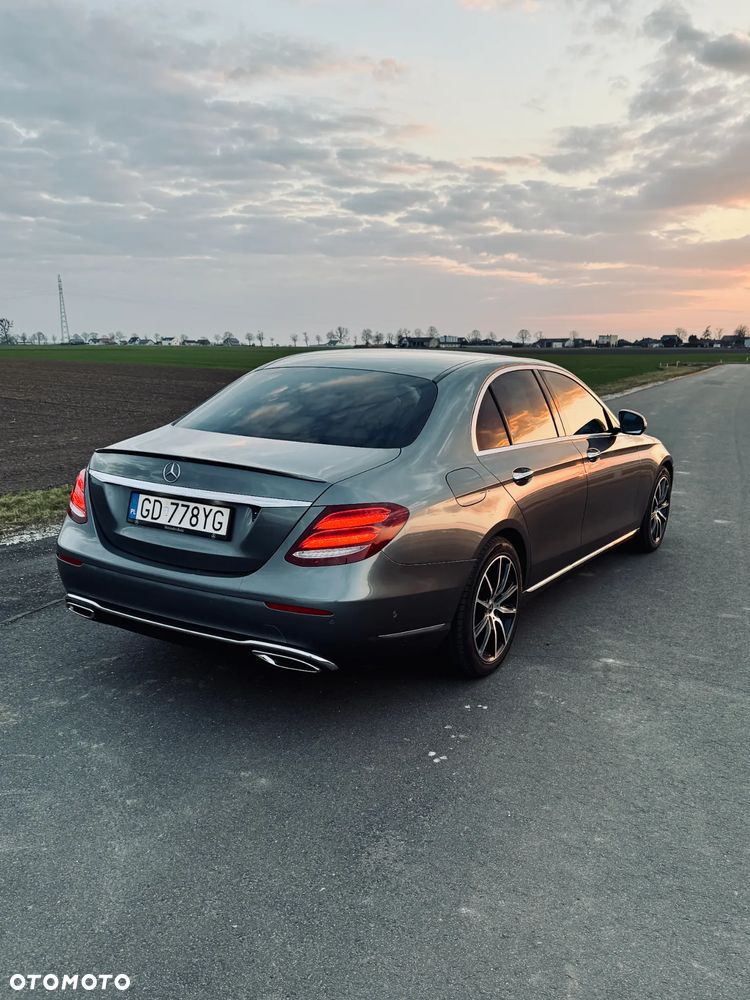 Mercedes-Benz Klasa E - 9