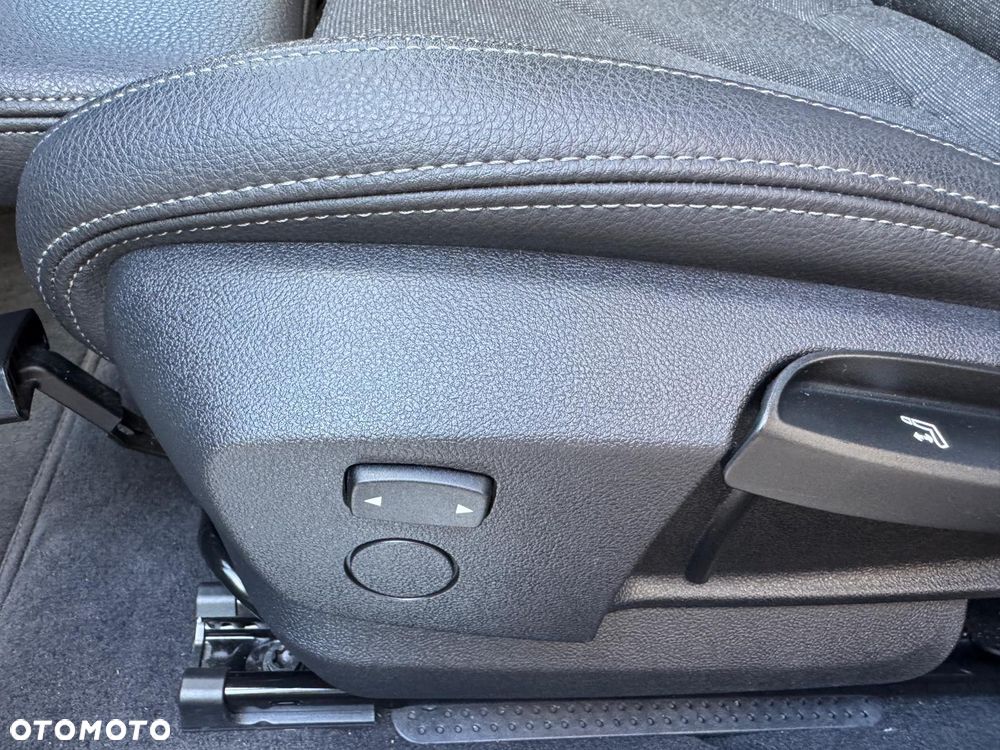 BMW Seria 2 220i Advantage sport - 13