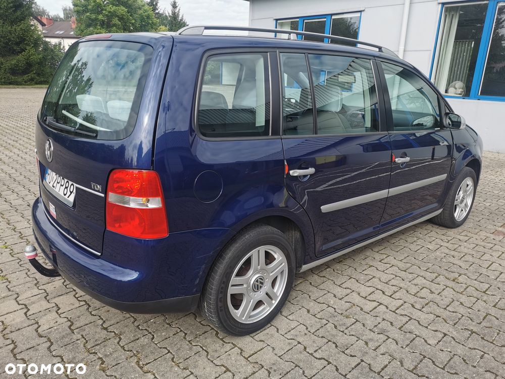 Volkswagen Touran - 6