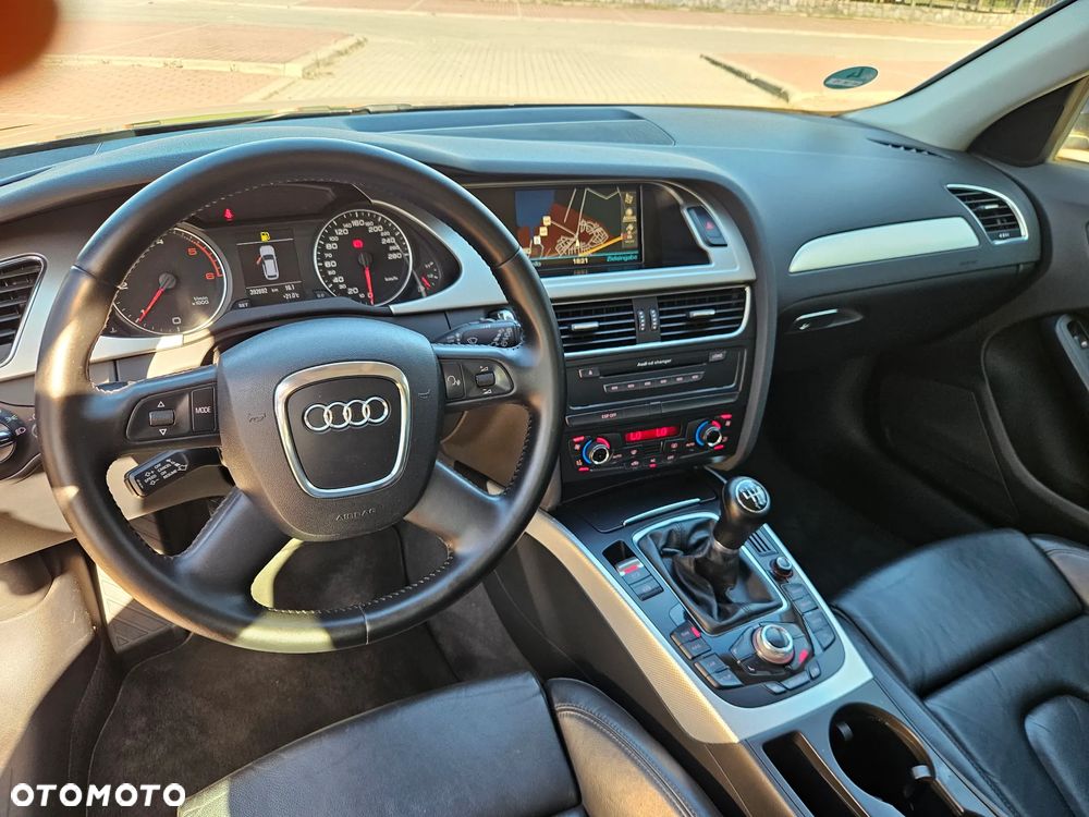 Audi A4 Avant 2.0 TDI DPF - 10