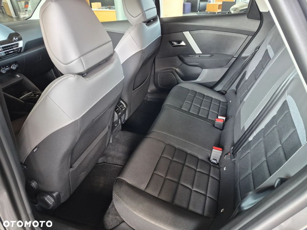 Citroën C4 1.2 mHEV Plus eDCT6 - 7